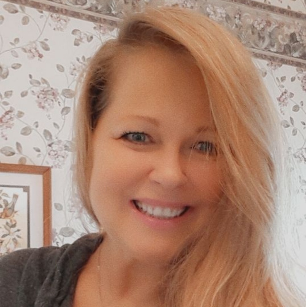 Meet your Posher, Holly